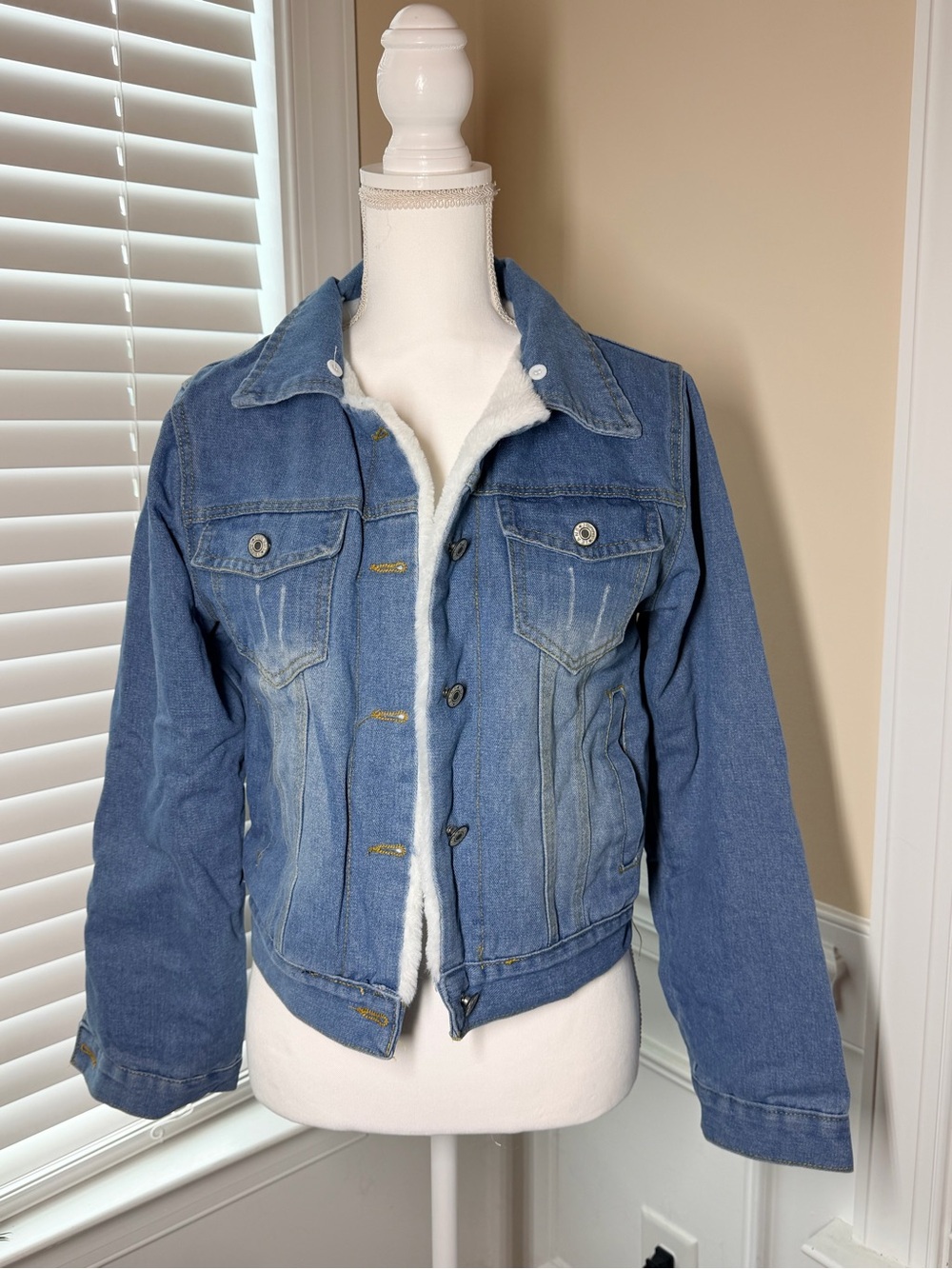 BEIBEI Women’s Sherpa Lined Denim Jacket Blue Button Front Size XL NWT